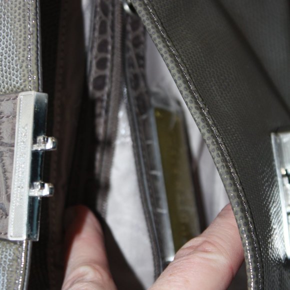 Judith Ripka BNWOT Grey Shoulder Bag with Chain Strap - Picture 11 of 11